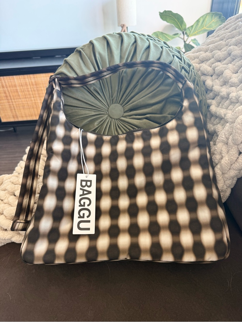 BAGGU Black & Cream Wave-Pattern Shoulder Bag